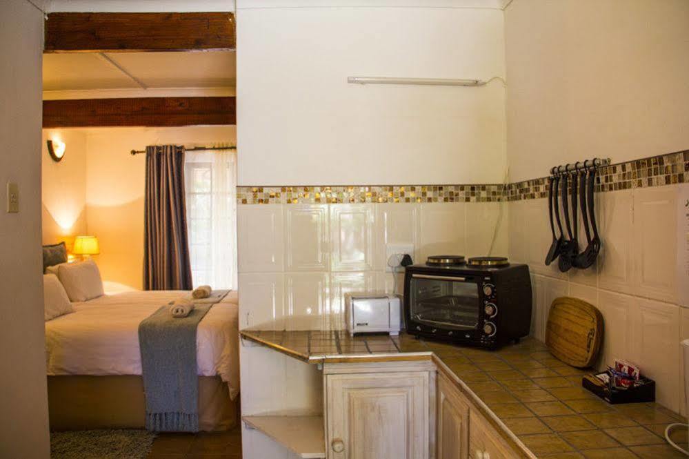 Aristo Manor Hotel Richards Bay Bagian luar foto