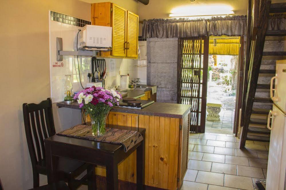 Aristo Manor Hotel Richards Bay Bagian luar foto