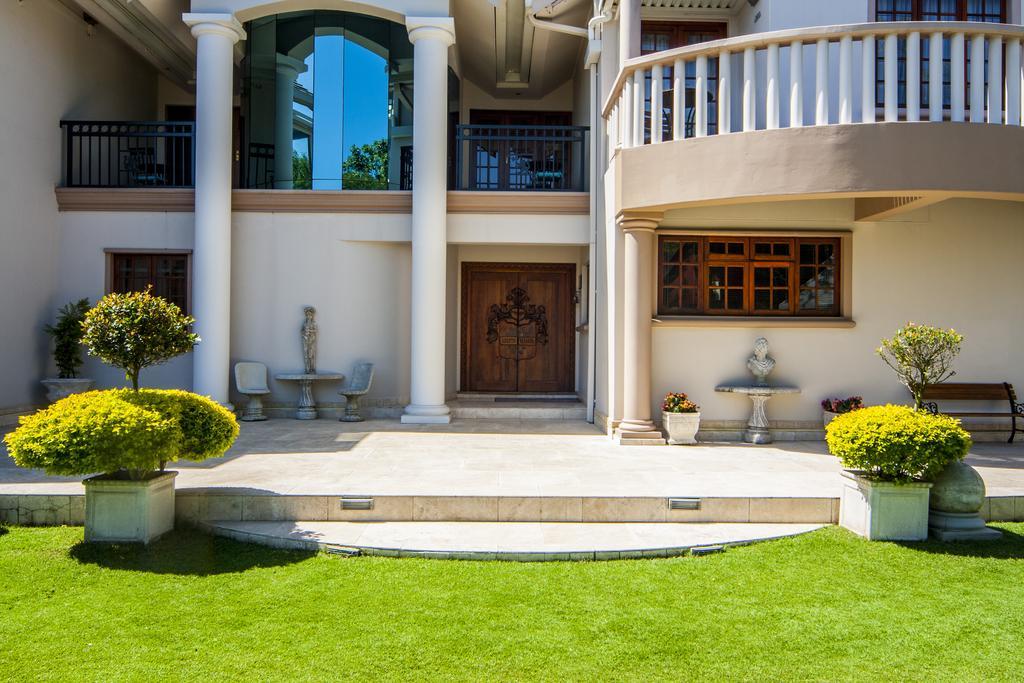 Aristo Manor Hotel Richards Bay Bagian luar foto