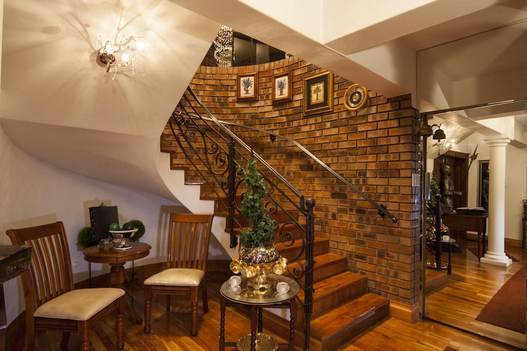 Aristo Manor Hotel Richards Bay Bagian luar foto