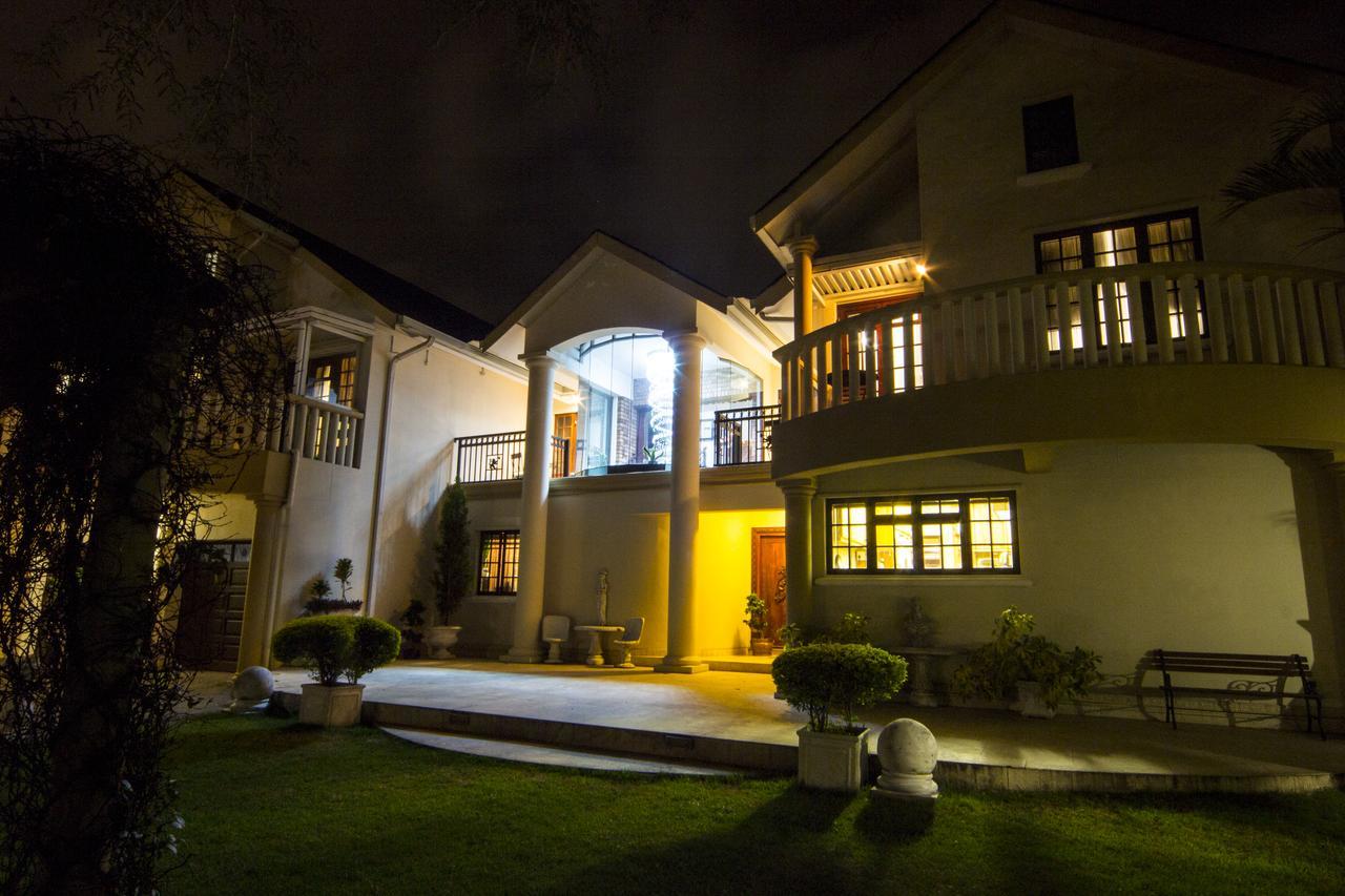 Aristo Manor Hotel Richards Bay Bagian luar foto