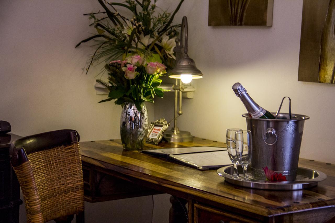 Aristo Manor Hotel Richards Bay Bagian luar foto