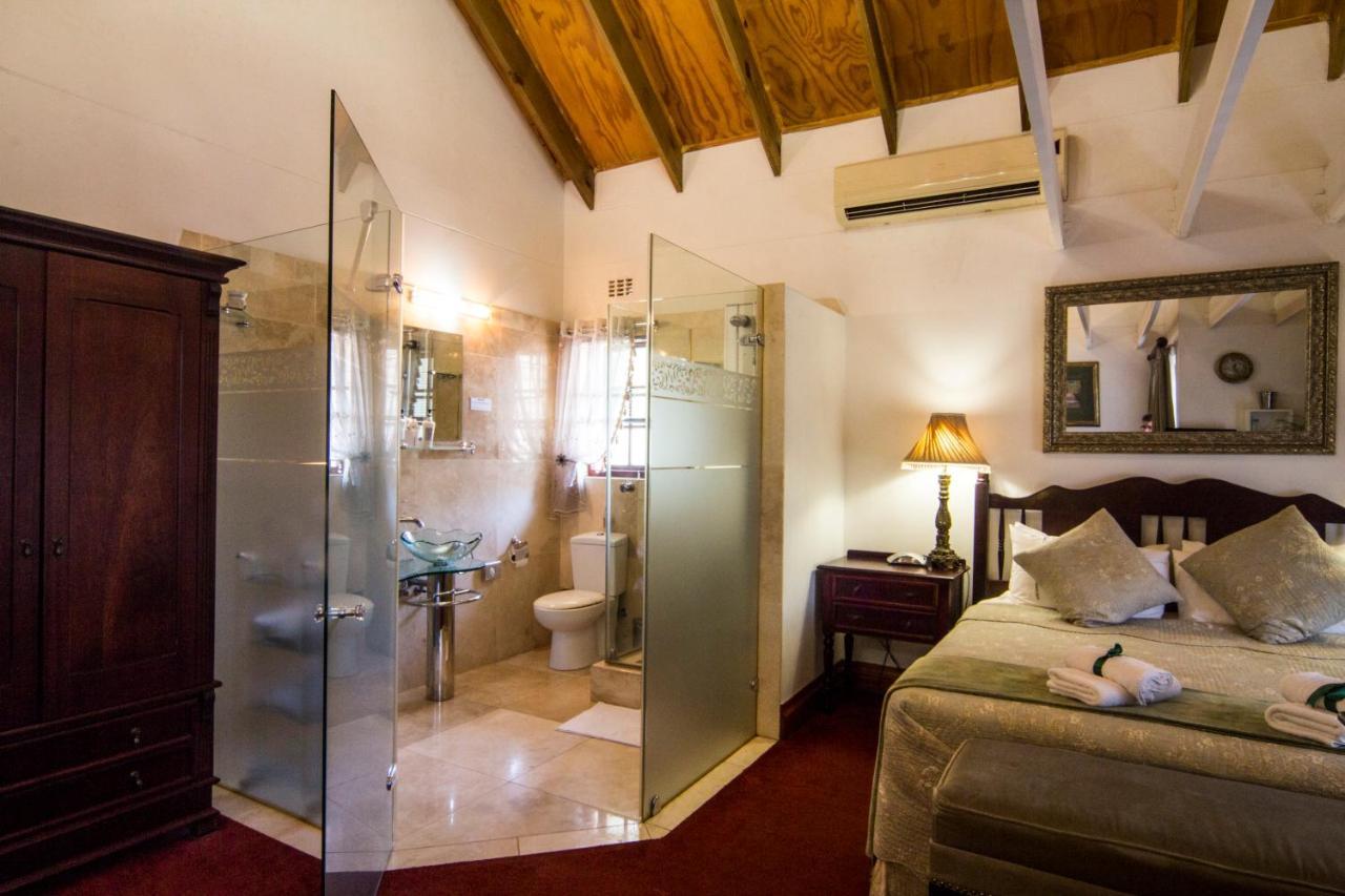 Aristo Manor Hotel Richards Bay Bagian luar foto