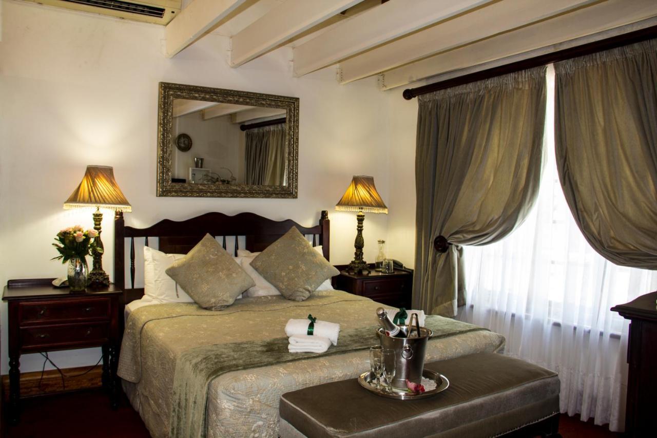 Aristo Manor Hotel Richards Bay Bagian luar foto