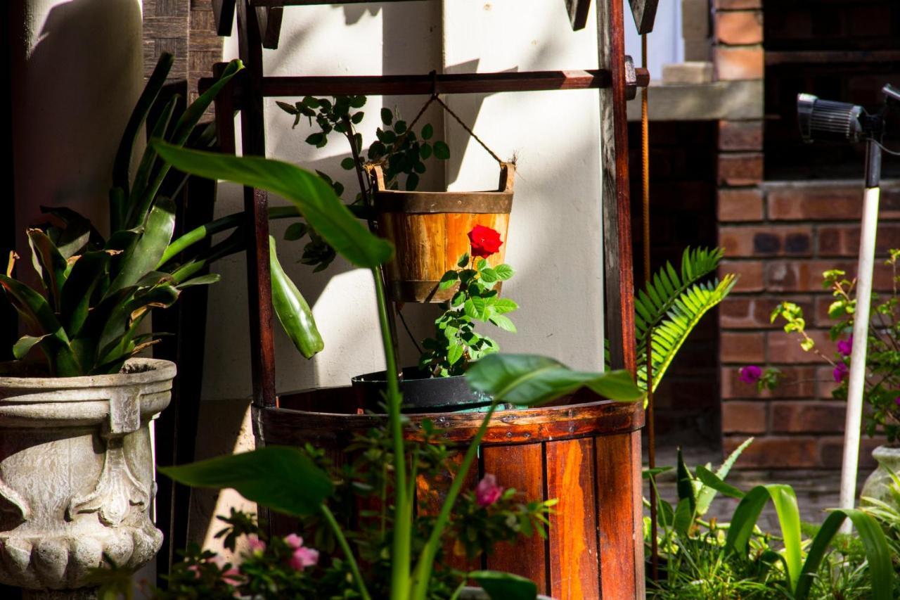 Aristo Manor Hotel Richards Bay Bagian luar foto