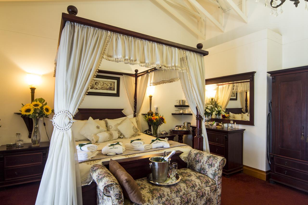 Aristo Manor Hotel Richards Bay Bagian luar foto